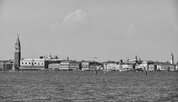 Vue de Venise depuis le lido — Photo