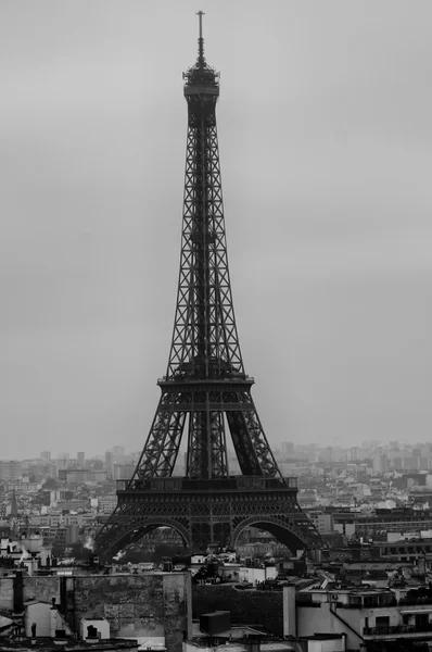Tour Eiffel di notte in bianco e nero — Foto Stock