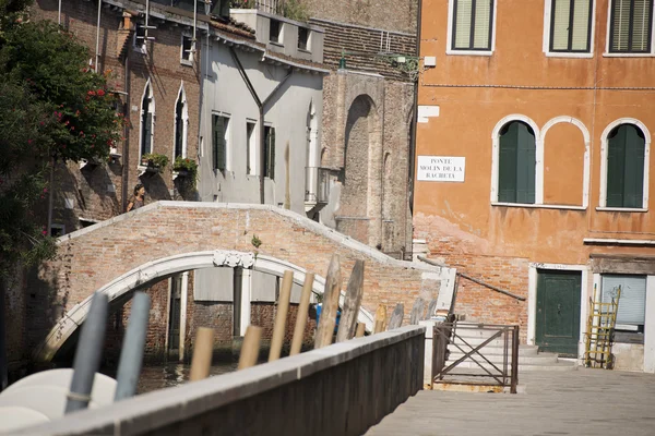 Vue sur les canaux de venise — Photo