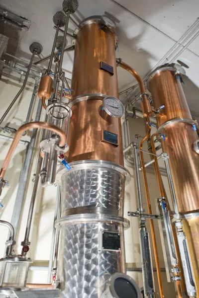 Copper still alembic inside distillery — Stock Photo, Image