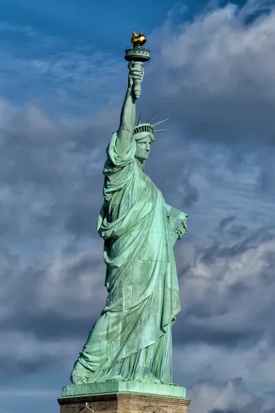 Estatua de la Libertad - Manhattan - Liberty Island - Nueva York — Foto de Stock