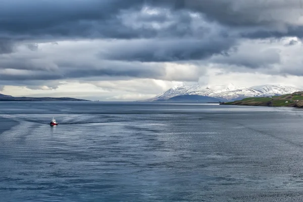 Akureyri Islândia vista costeira — Fotografia de Stock