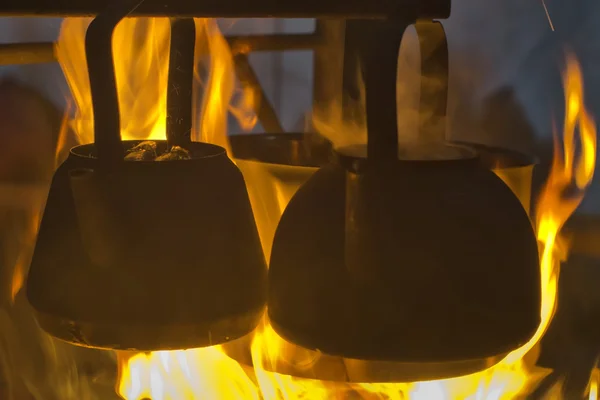 Cooking on the campfire — Stock Photo, Image