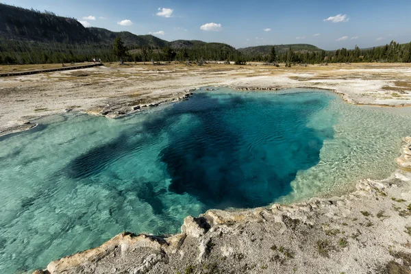 Piscina de safira Yellowstone — Fotografia de Stock