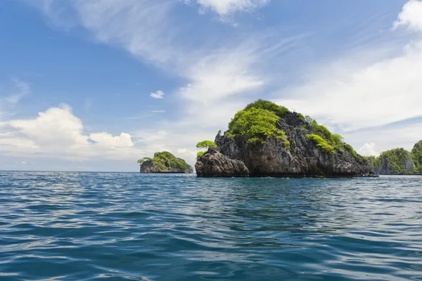 Papua turkos tropiskt paradis beach ocean havet kristallklart vatten — Stockfoto