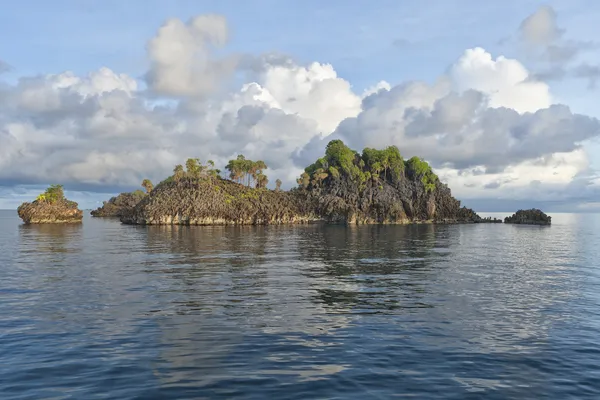Raja ampat papua Indonésie obrovské panorama krajiny — Stock fotografie