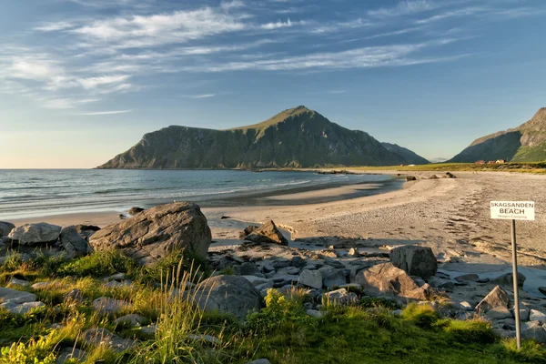 Skagsanden Lofoty island bílé pláže — Stock fotografie