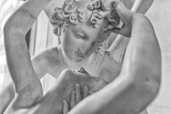 love and psyche statue