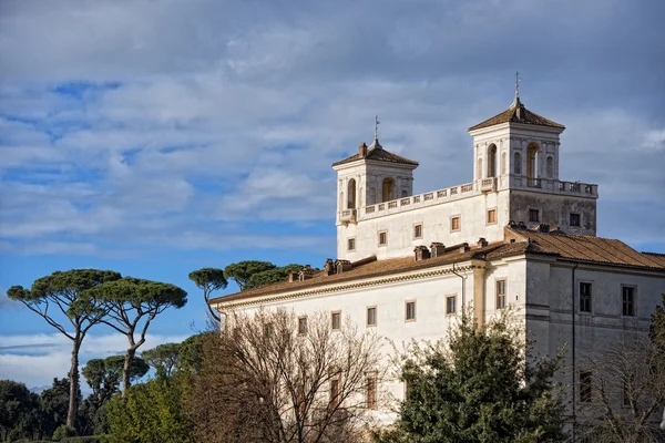 Roma trinita dei monti chiesa e obelisco — Foto Stock