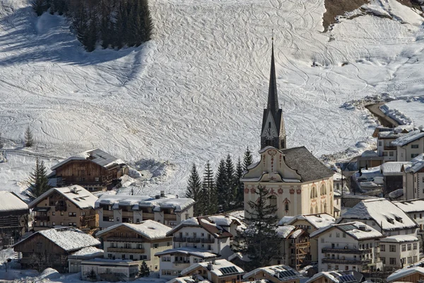 Badia Dolomites vedere aeriană la oraș — Fotografie, imagine de stoc