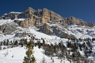 Dolomites büyük panorama görünümünde kış kar Zamanı