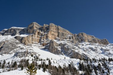Dolomites büyük panorama görünümünde kış kar Zamanı