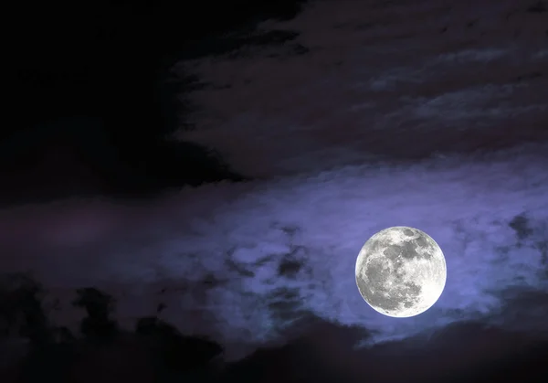 Full Moon on the violet — Stock Photo, Image