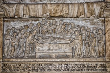 Ortaçağ mermer bas Rölyef