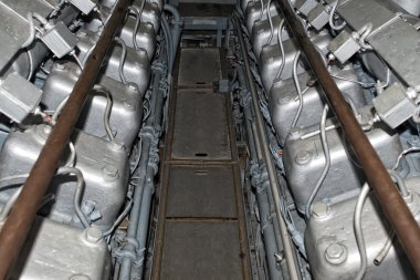 Denizaltı dizel motorlar