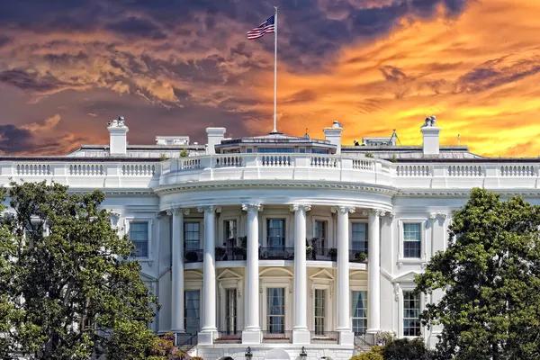 Casa Branca de Washington no dia ensolarado — Fotografia de Stock