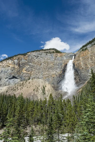 Takkakaw se zamiluje do parku yoho banff — Stock fotografie