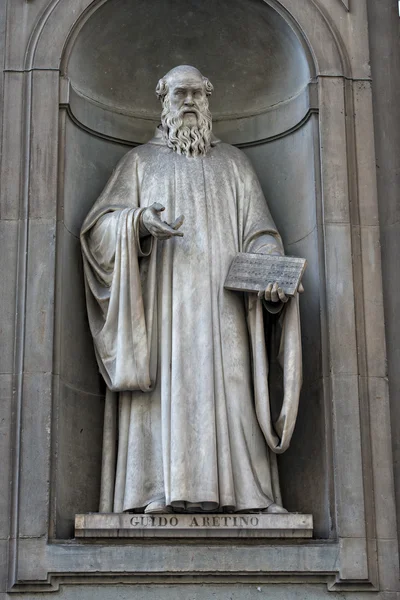 Statua uffizi we Florencji guido aretino — Zdjęcie stockowe