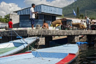 Endonezya insanlar limanda çalışma