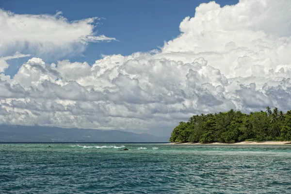 Siladen turquesa ilha paradisíaca tropical — Fotografia de Stock