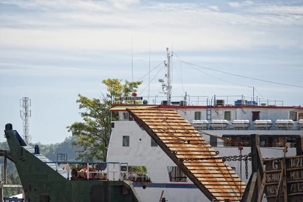 Fiskerbåd i indonesiske havn - Stock-foto