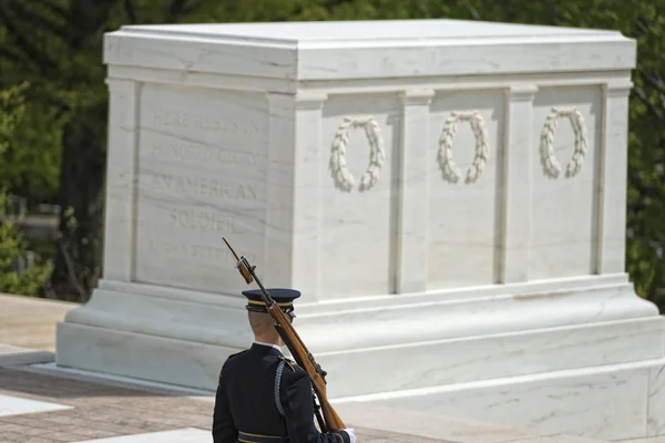 Monumento de soldado desconocido en el cementerio de Arlington —  Fotos de Stock