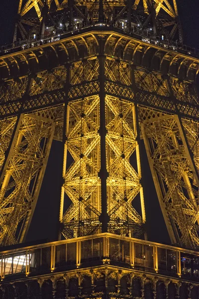 Tour Eiffel вночі — стокове фото