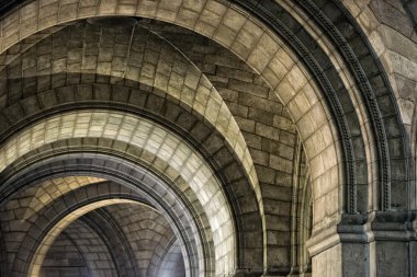 Ortaçağ kilise taş kemerli