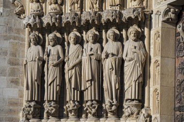 Notre dame paris heykel ve gargoyles 