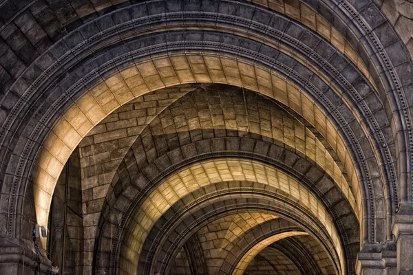中世纪教会的石拱门 — 图库照片