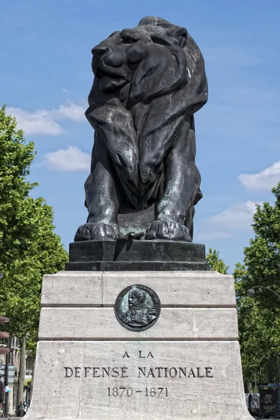 Paris national defense lion statue — Stock Photo, Image