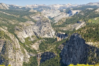güneşli görünümünü yosemite Vadisi Milli Parkı