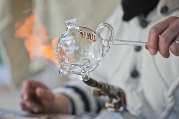 Glass working hands — Stock Photo, Image