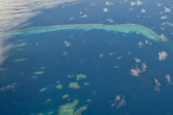 Polynesian aerial landscape from airplane Crystal water coconut island — Stock Photo, Image