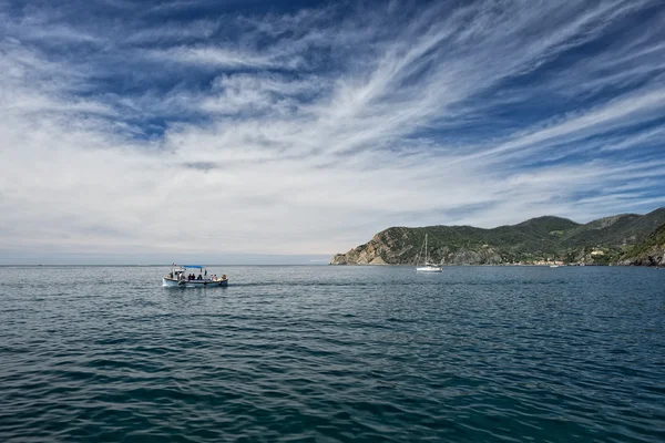 Vernazza cinque terre fishing boat the sea — стоковое фото