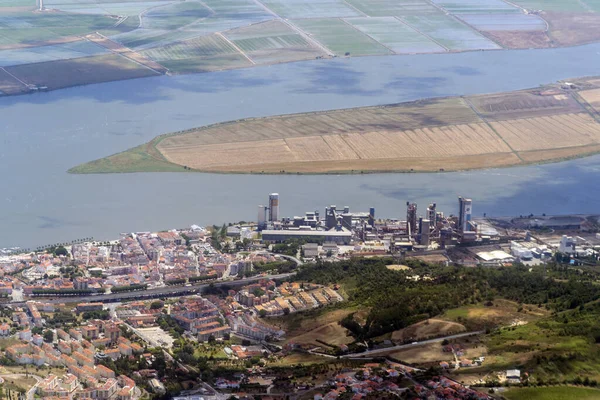 リスボン近くのタガス川航空風景からの眺めポルトガル — ストック写真