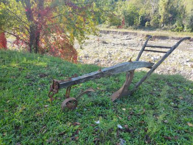 Saban Eski paslı ahşap demir