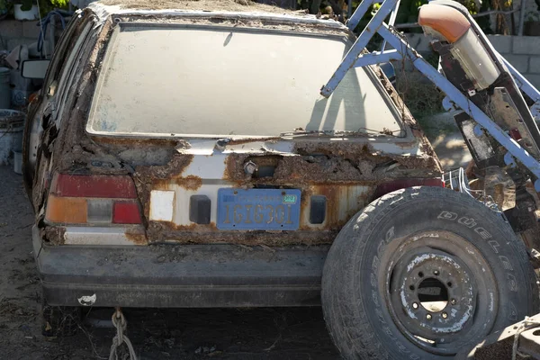 サンフアニコのジャンクヤードに古い放棄された車 Baha California Sur — ストック写真