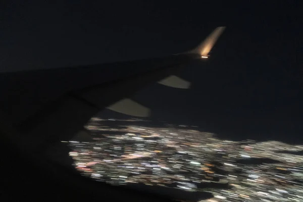 Luces Del Aeropuerto Durante Aterrizaje Nocturno —  Fotos de Stock