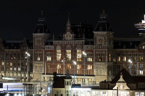 Amsterdam Dworzec Centralny Widok Nocny Cityscape — Zdjęcie stockowe