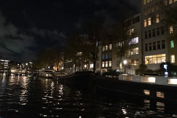 Amsterdam Netherland Kanalları Gece Yol Alır — Stok fotoğraf