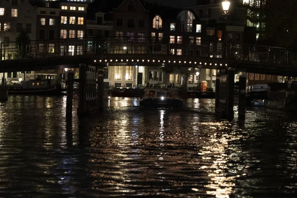 Канали Амстердамської Рівнини Курсують Вночі — стокове фото