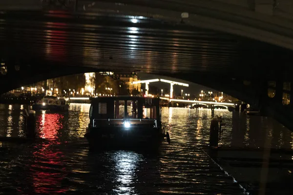 Amsterdam Netherlands Canais Cruzeiro Noite — Fotografia de Stock