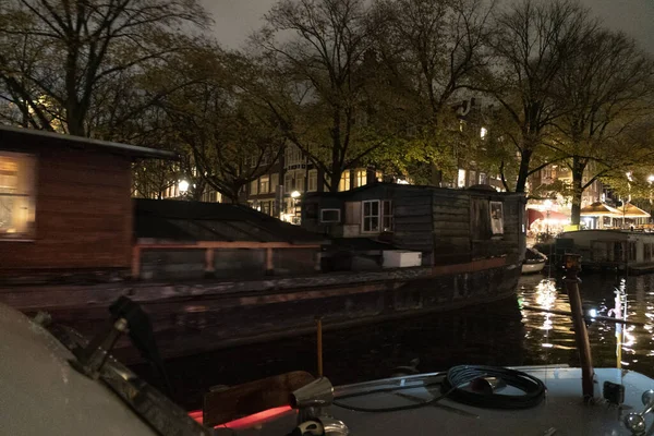 Amsterdam Dolnych Kanałów Rejs Nocy — Zdjęcie stockowe