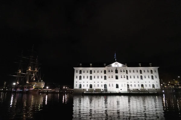 Amsterdam Kanál Loď Loď Muzeum Noci Pohled — Stock fotografie