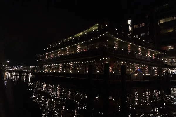 Úszó Étterem Amszterdam Csatorna Éjjel Kilátás Városkép — Stock Fotó