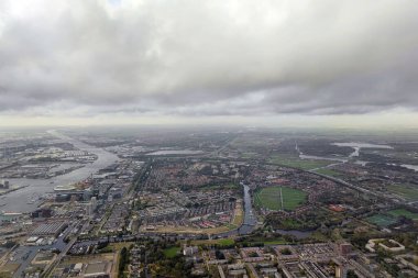 Amara Kanalları iniş yaparken havalanır