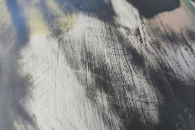 Eski araba kaportası tamir koçu garaj detayı