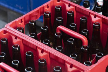 Epty bira şişesi kutusu, Amsterdam 'da.