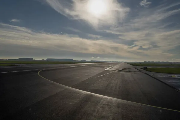 Schiphol Luchthaven Amsterdam Gebouw Start Baan Landingsbaan Uitzicht — Stockfoto